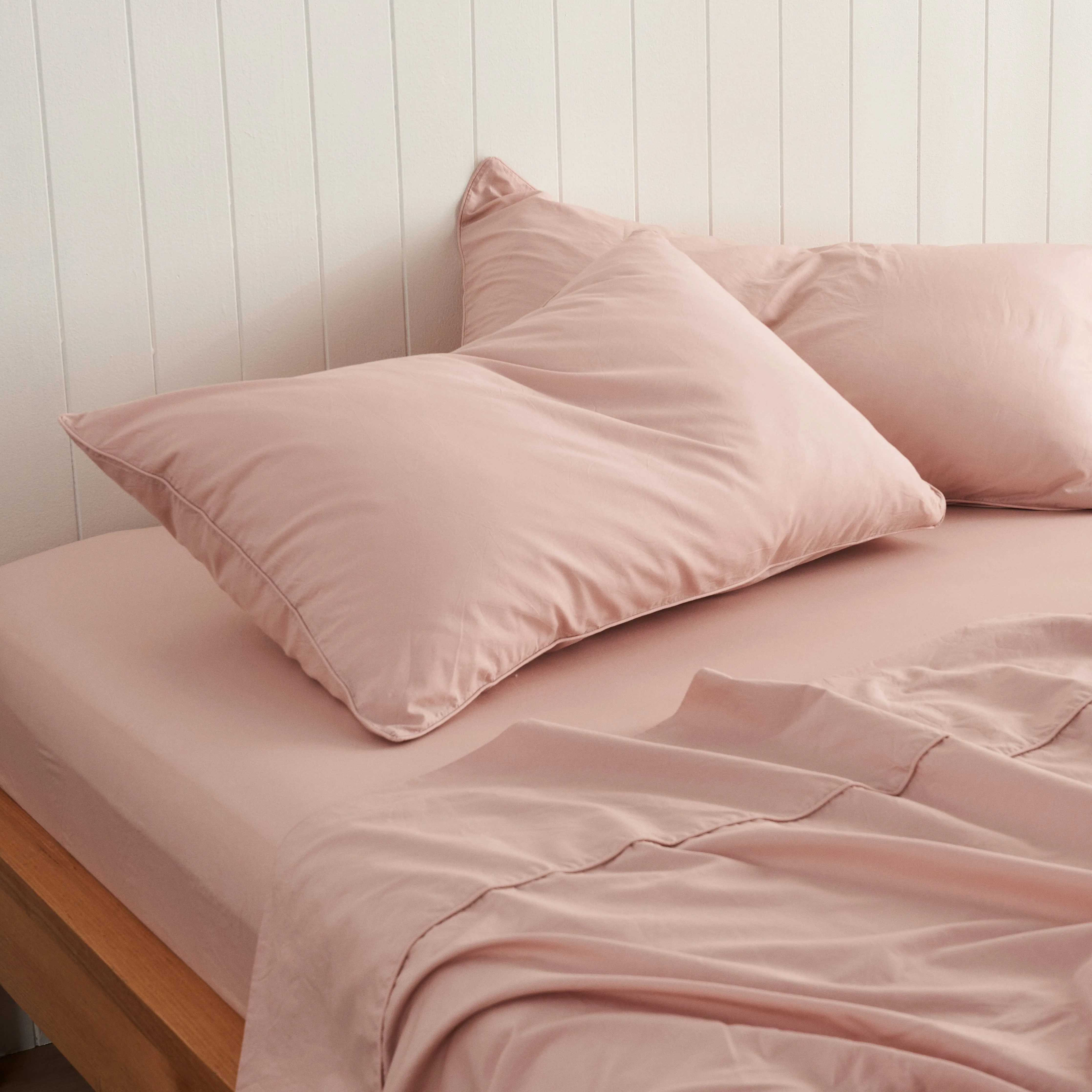 Leo Washed Cotton - Blush Bed Sheets