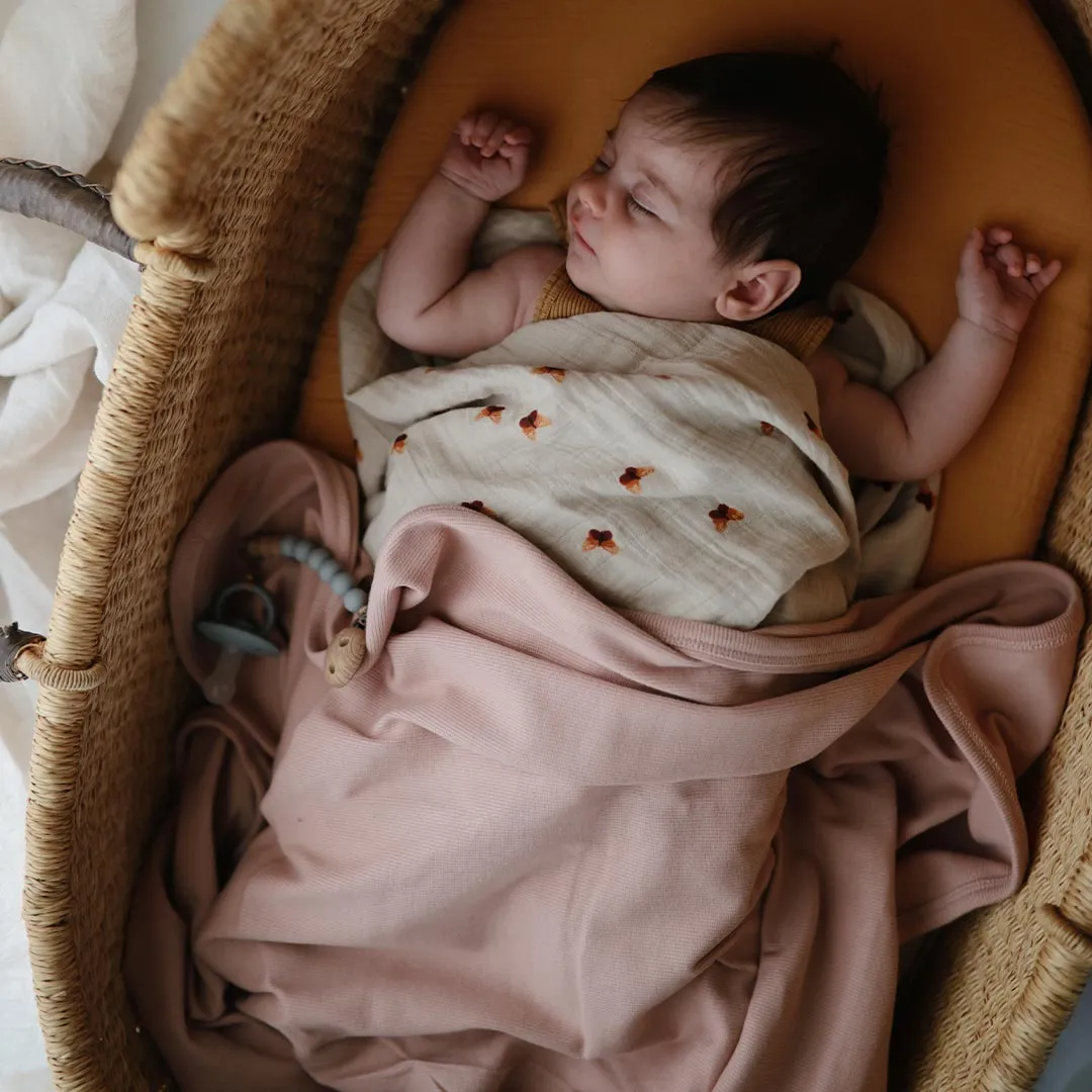 Mushie Ribbed Baby Blanket  - Blush