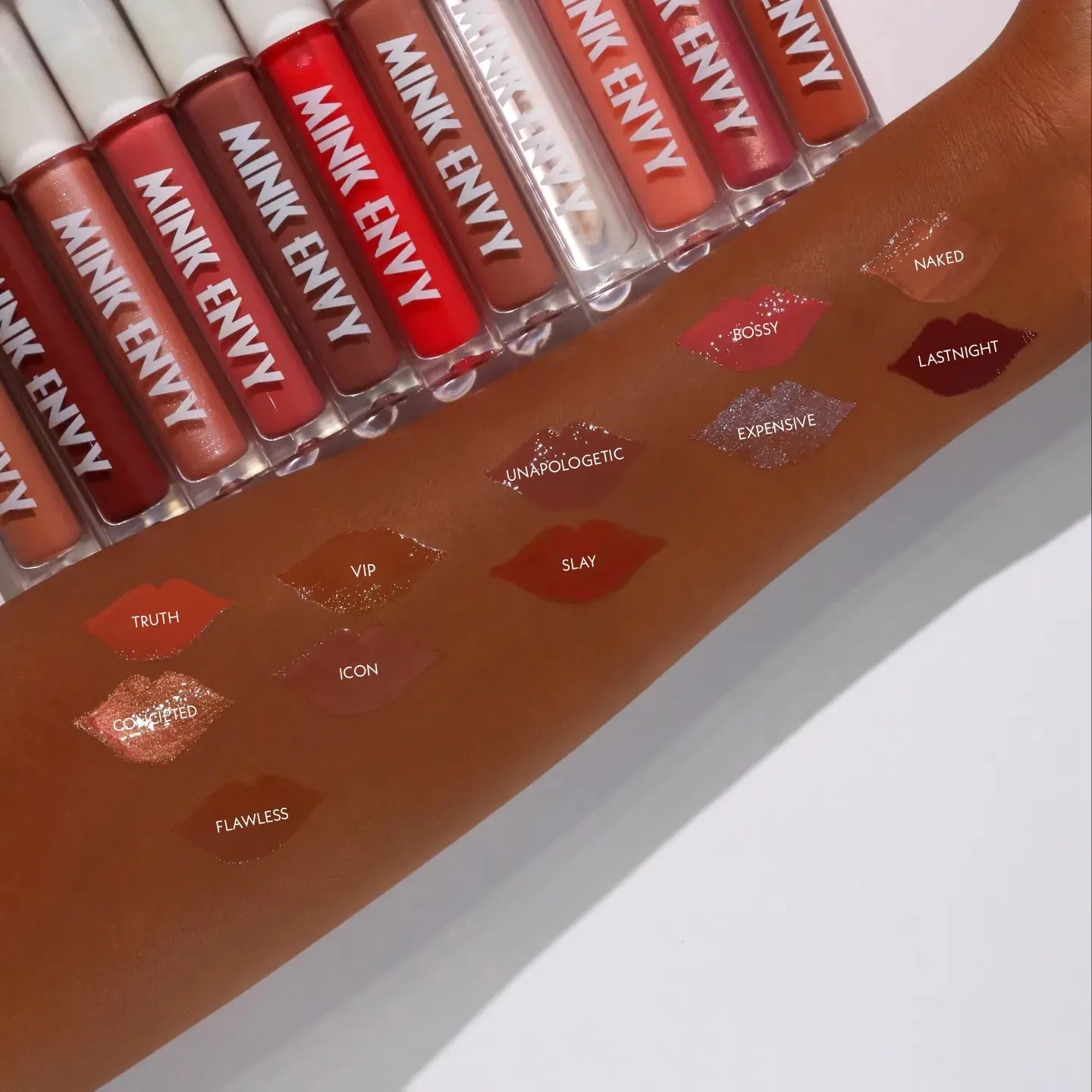 Naked Lip Gloss Lacquer